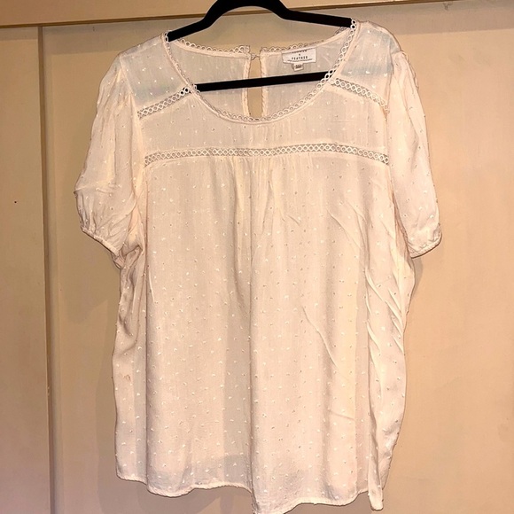 Flower & Feather cream cap sleeved Top size 3XL - Picture 1 of 8